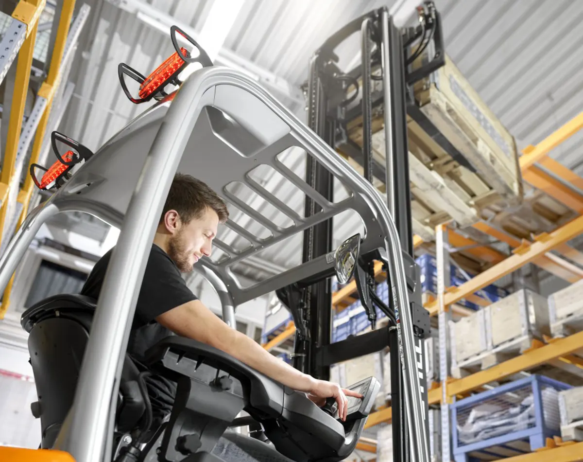 RXE 10-16C ergonomia di guida