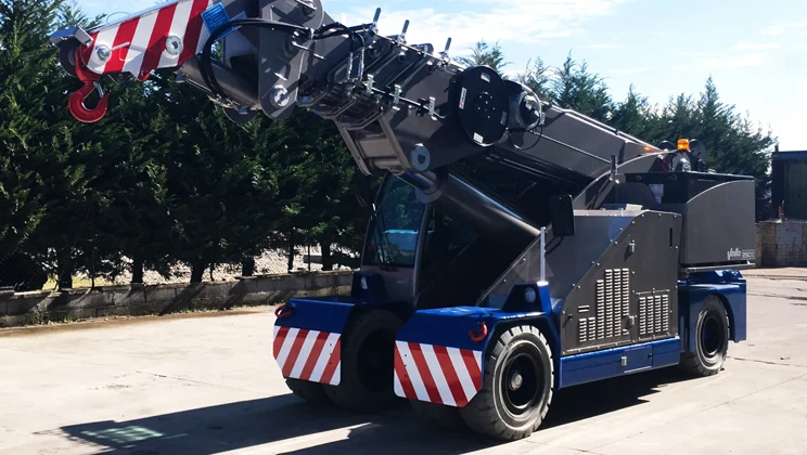 gru-semoventi-cabinate Presse per vetro