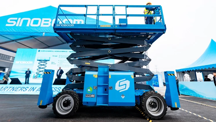 sinoboom-piattaforme-semoventi-a-forbice presse per cartone