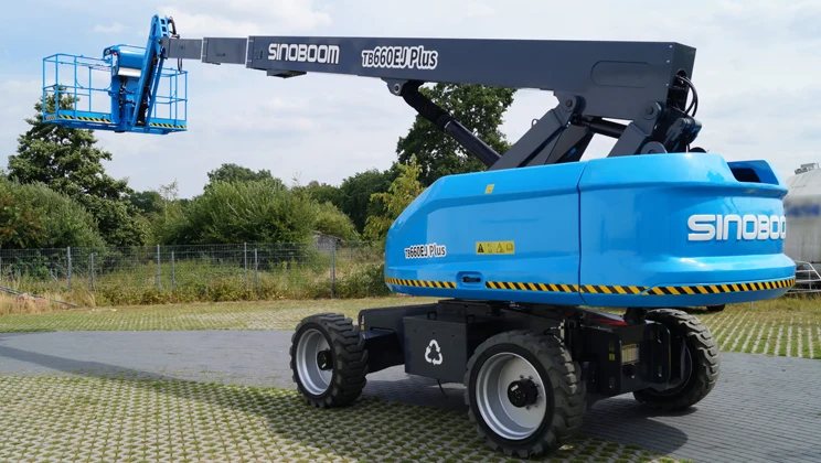 sinoboom-piattaforme-semoventi-braccio-telescopico Presse per plastica